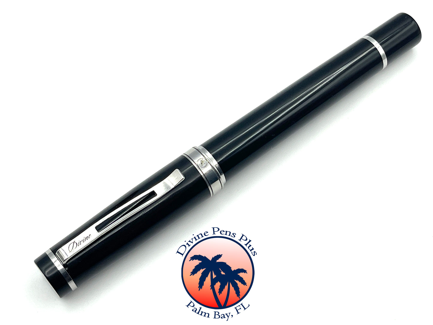 Divinus Fountain Pen - "Classic Black"