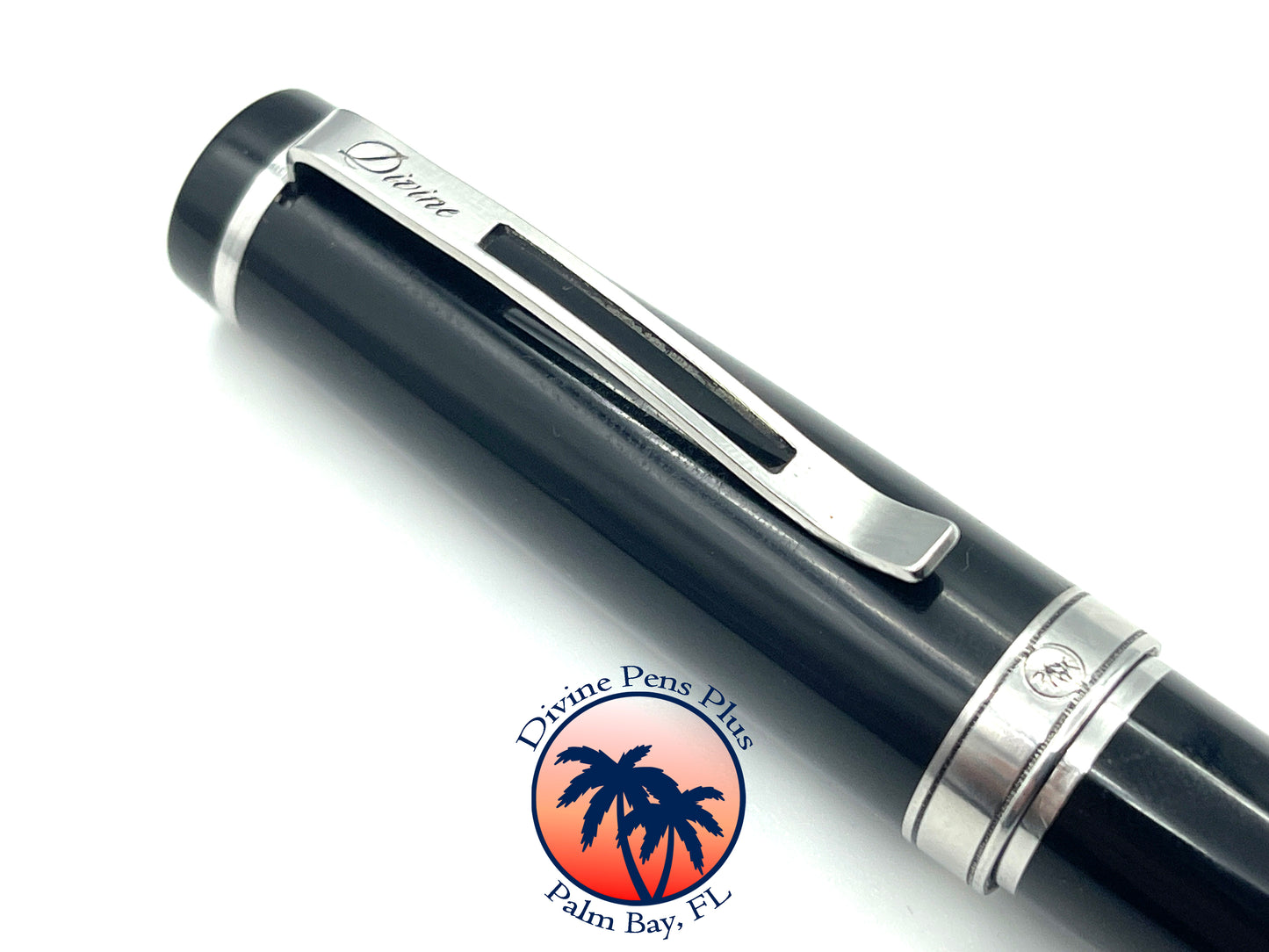 Divinus Fountain Pen - "Classic Black"