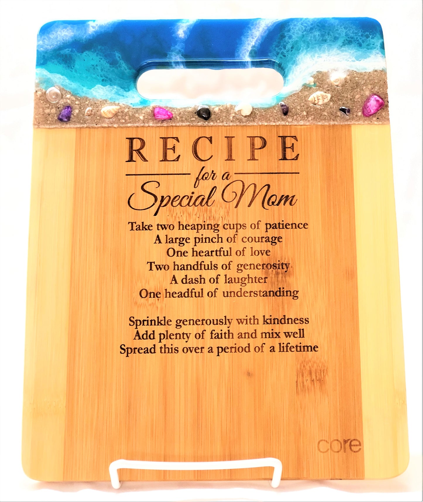 Cutting Board Medium - Bamboo with Beach Scene Handle "MOM"