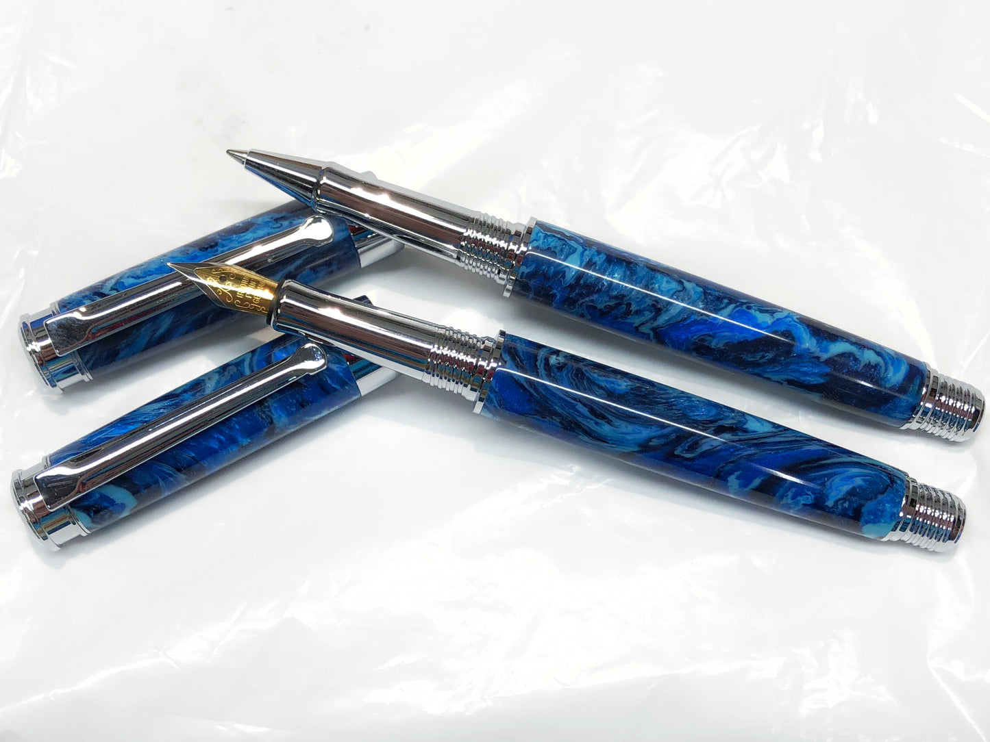 Leveche Fountain / Chrome - Resin / Ocean Skies