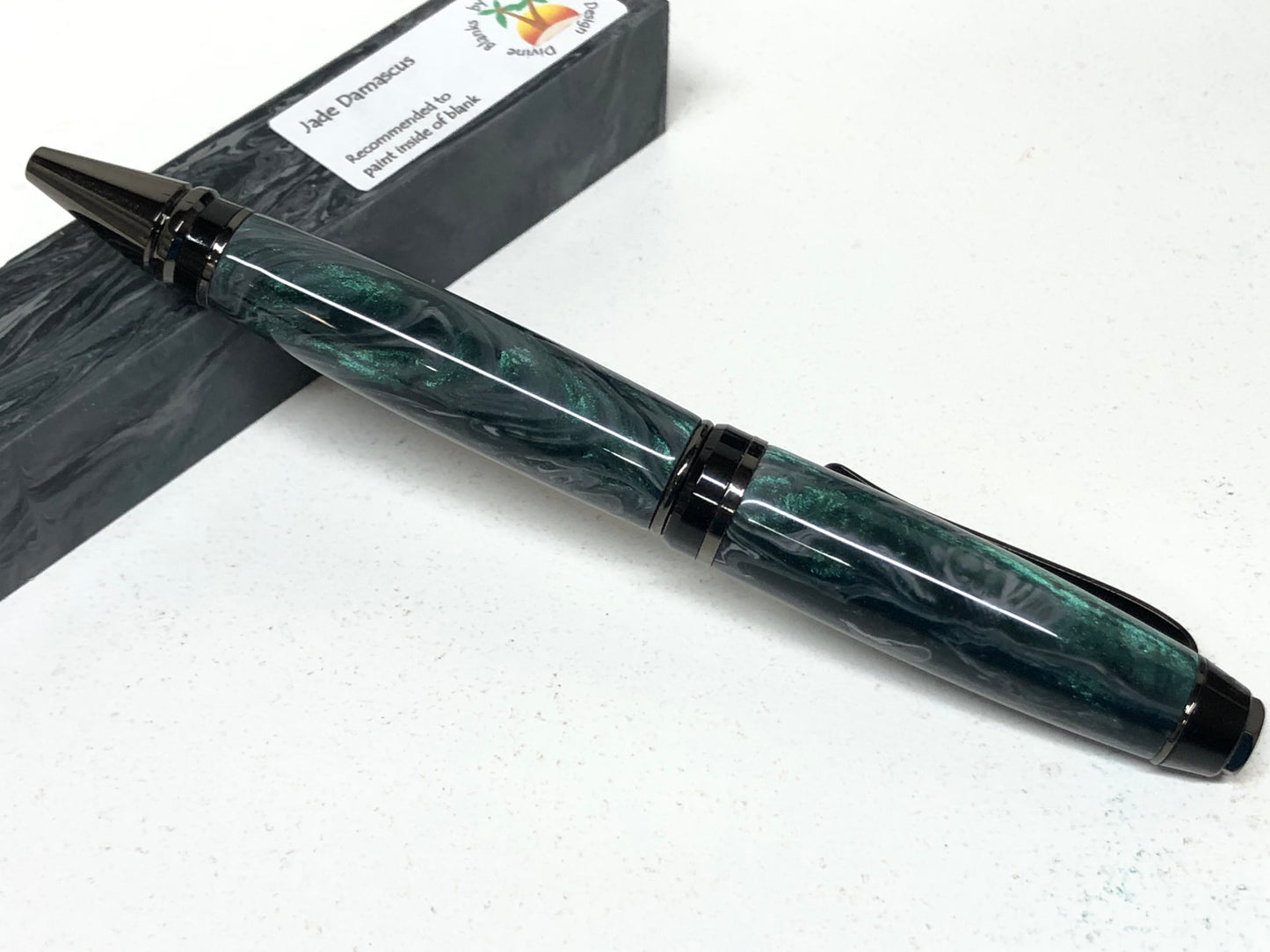 Cigar / Gunmetal - Resin / Jade Damascus
