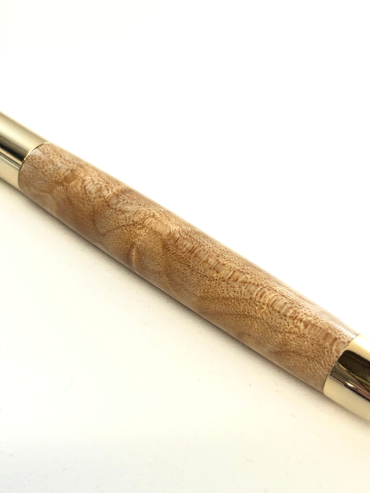 Manhattan Click / Gold - Wood / Curly Maple