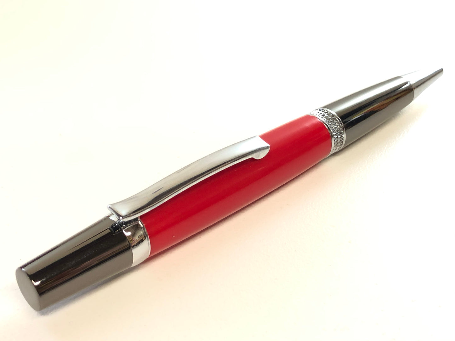 Diamond Knurl / Gunmetal and Chrome - Resin / Solid Red