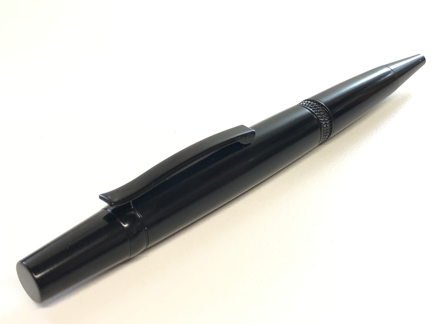 Diamond Knurl / Black Chrome - Resin / Solid Black