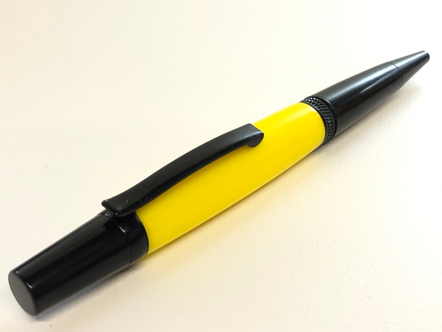 Diamond Knurl / Black Chrome - Resin / Solid Yellow