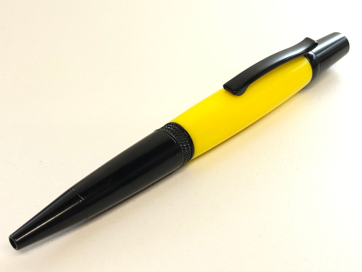 Diamond Knurl / Black Chrome - Resin / Solid Yellow