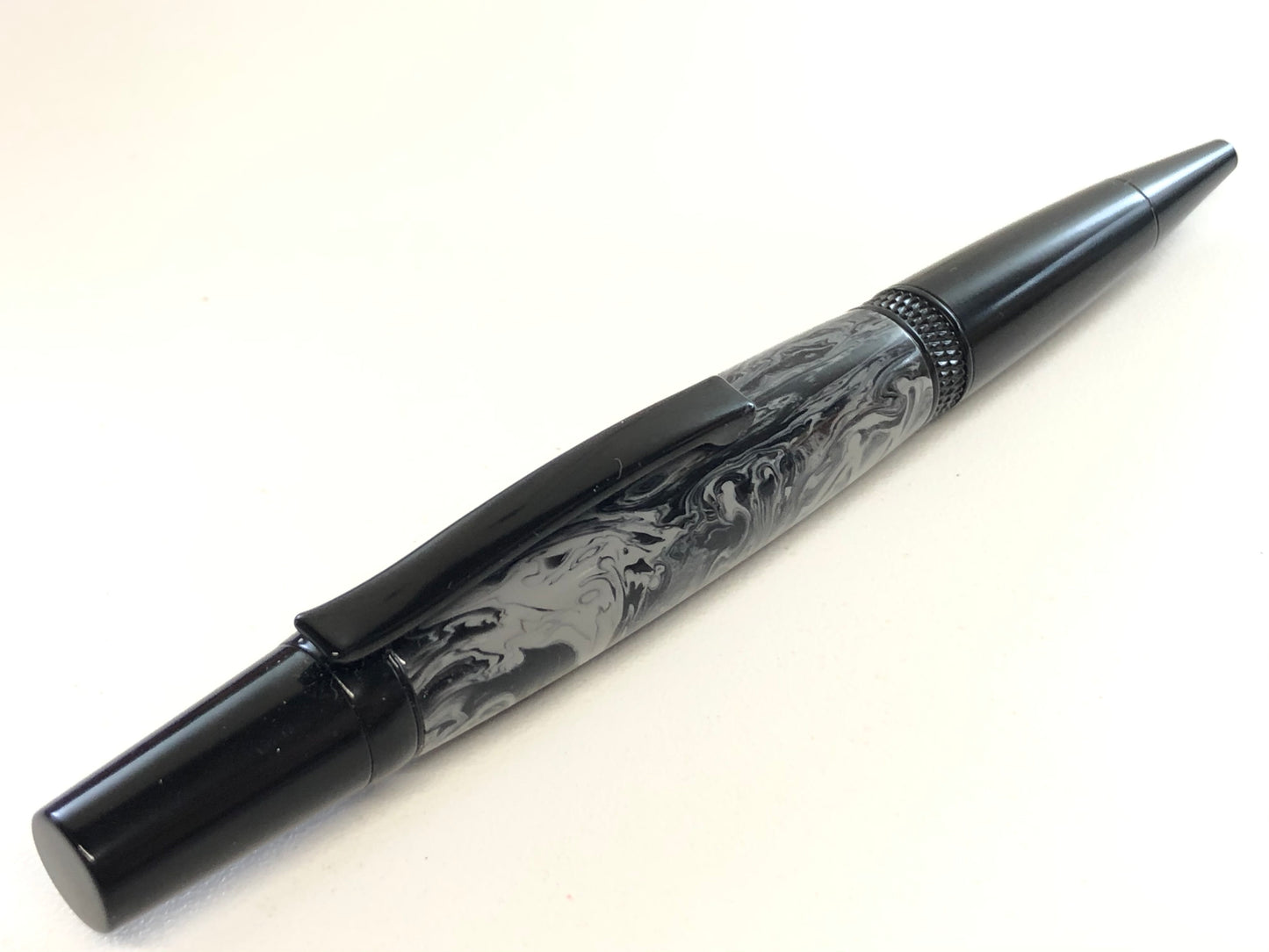 Diamond Knurl / Black Chrome - Resin / Damascus Steel