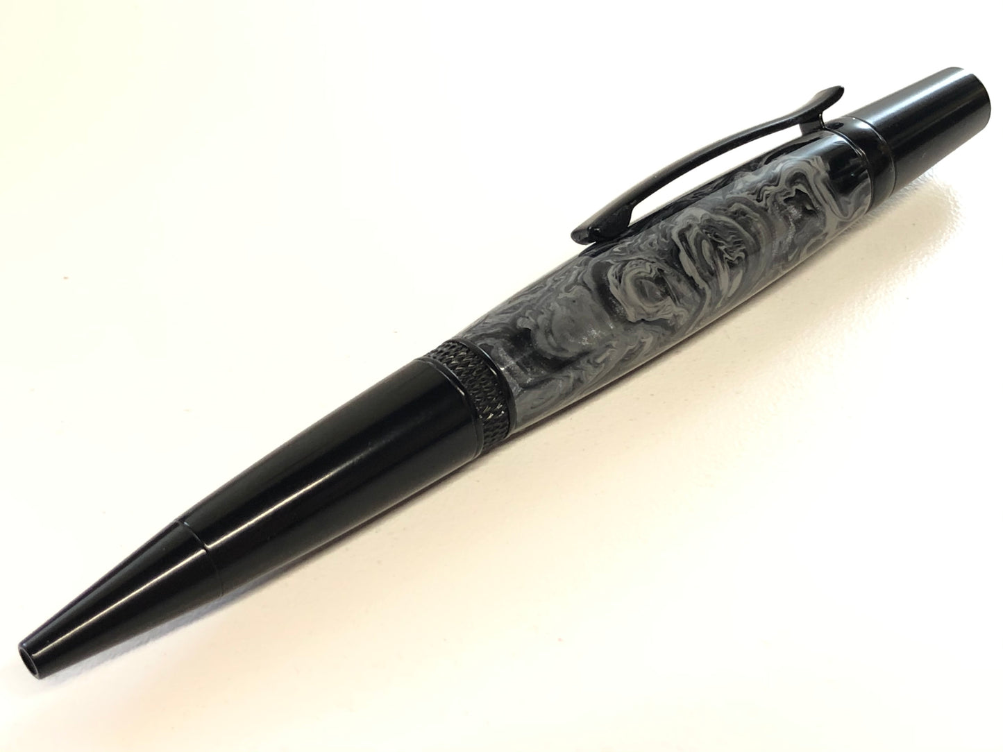 Diamond Knurl / Black Chrome - Resin / Damascus Steel