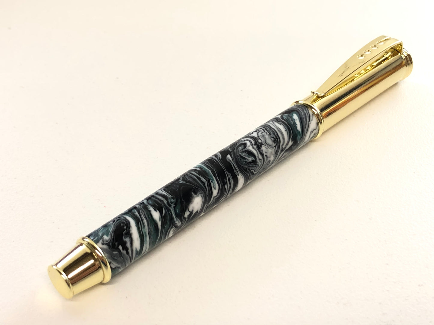 Tiny Giant / Gold - Resin / Mint Julep