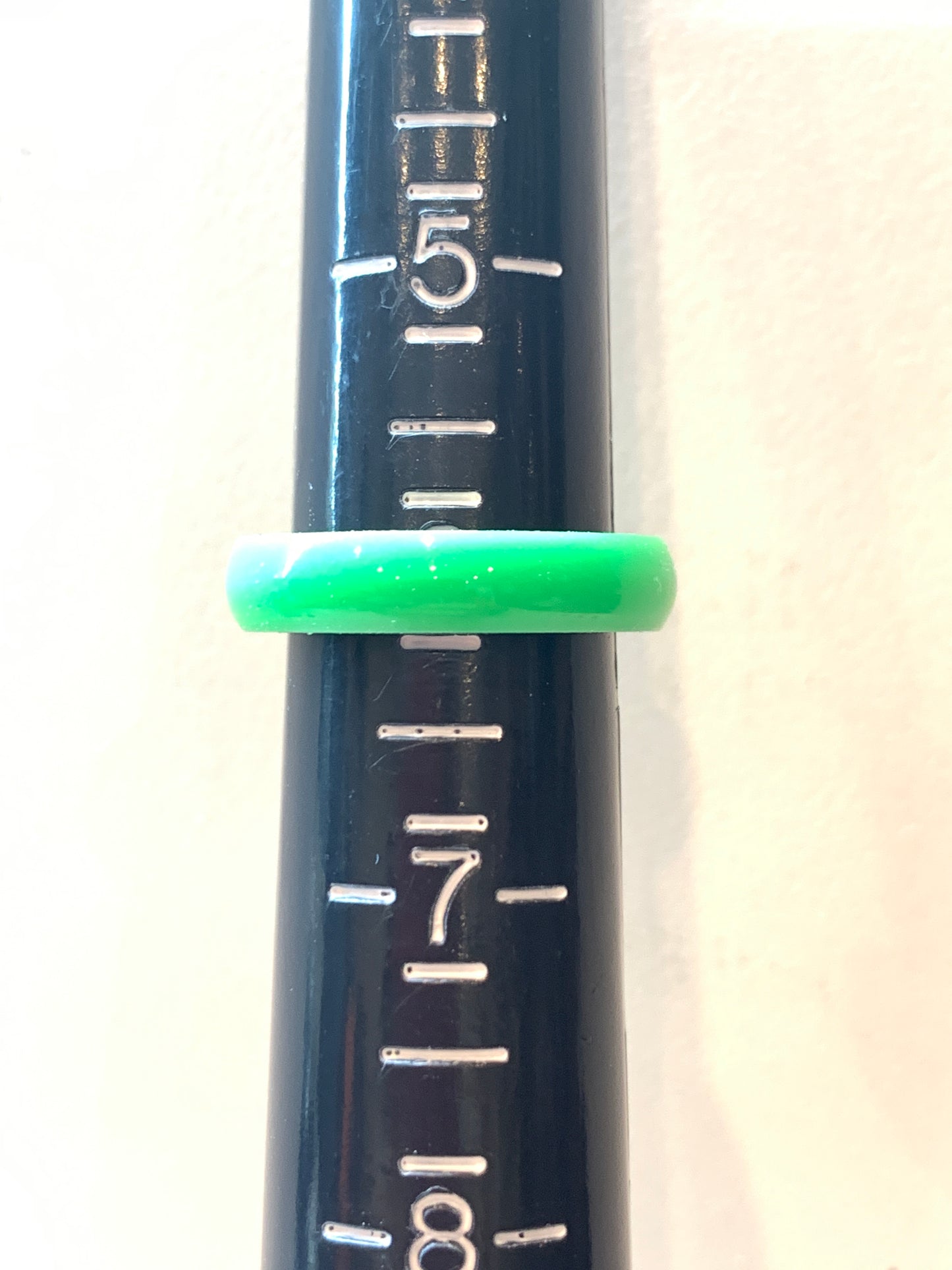 Ring / 4mm Stainless Steel - Resin / GLOW green - Size 6