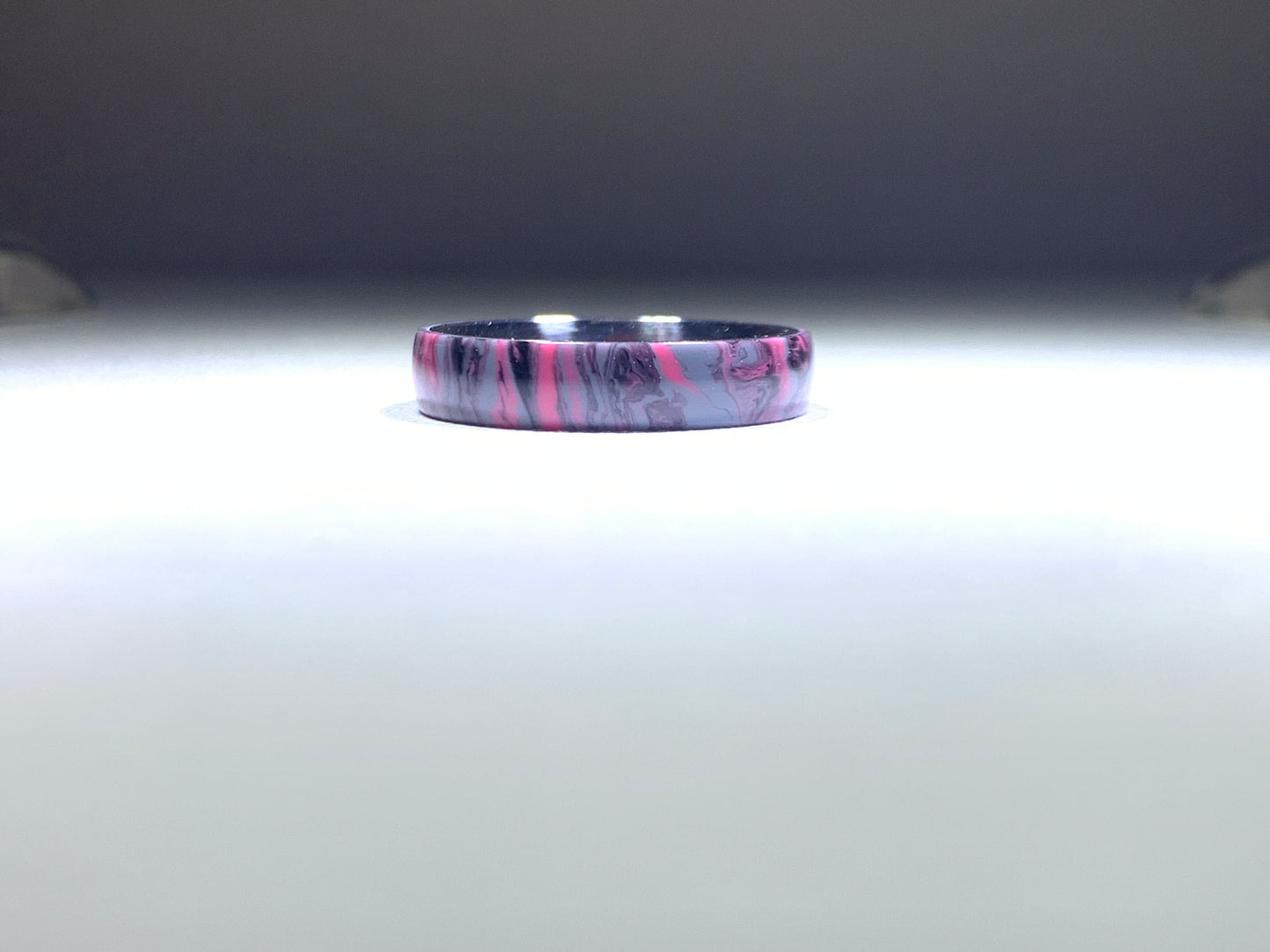 Ring / 4mm Stainless Steel - Resin / Pretty in Pink - Size 9