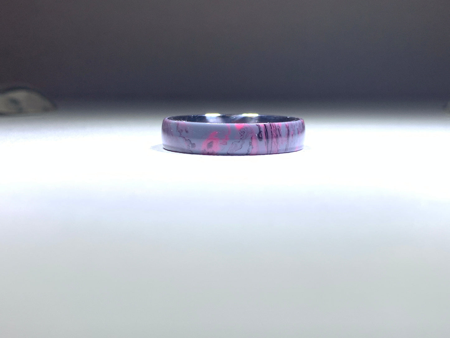 Ring / 4mm Stainless Steel - Resin / Pretty in Pink - Size 9