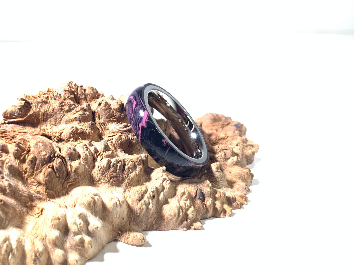 Ring / 4mm Stainless Steel - Resin / Black and Pink - Size 9