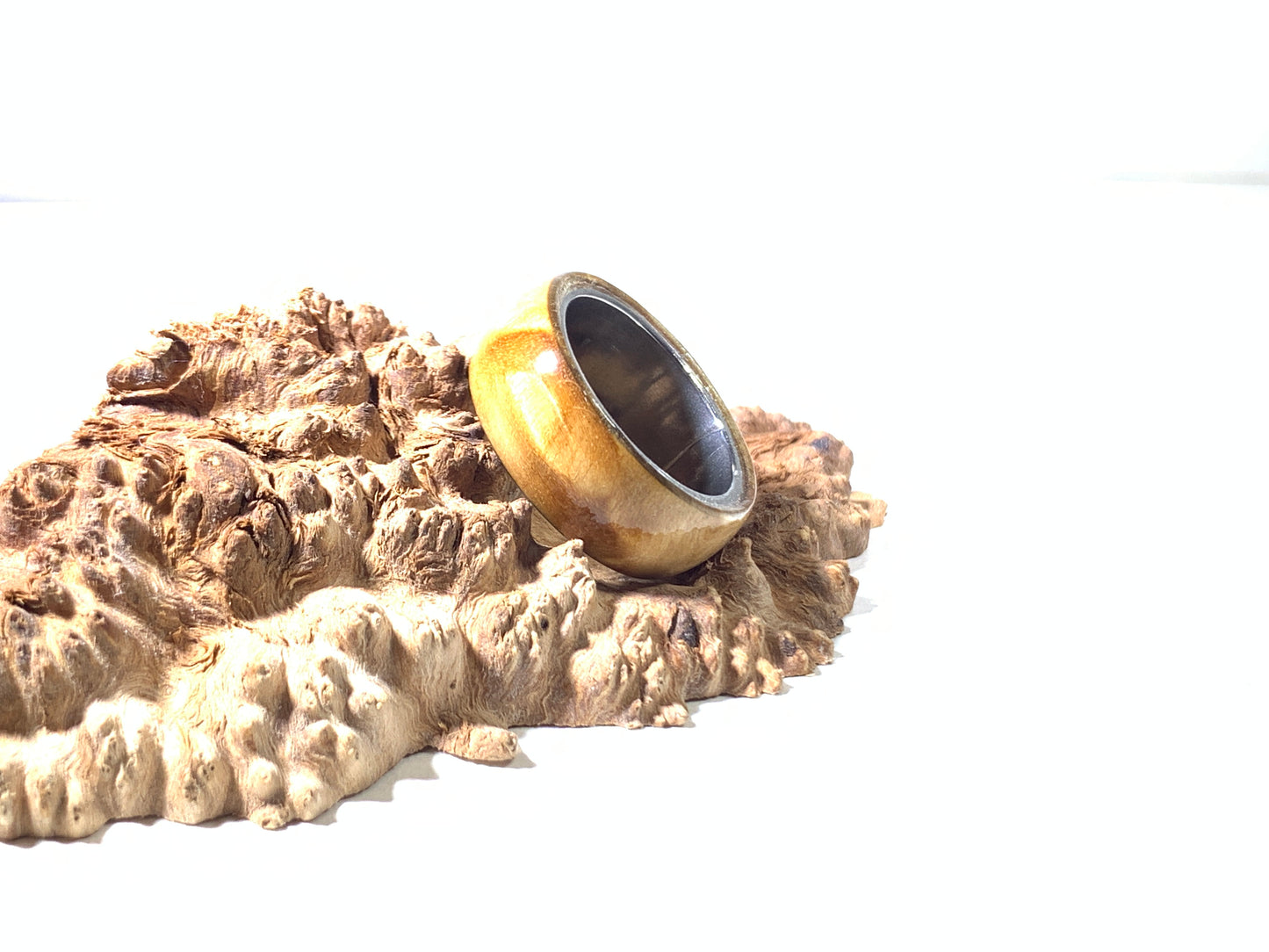 Ring / 8mm Stainless Steel - Wood / Stabilized Curly Maple - Size 8