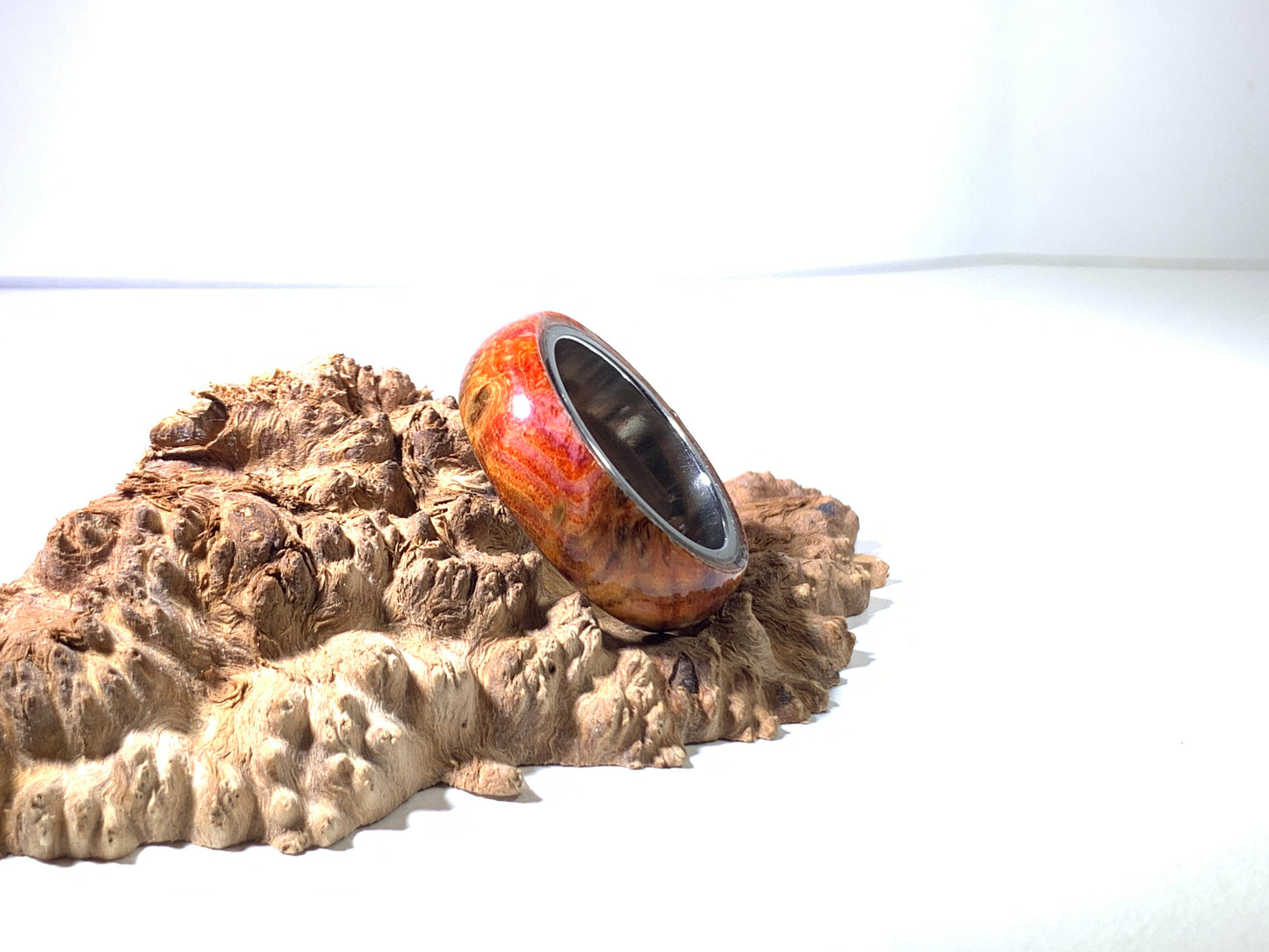 Ring / 8mm Stainless Steel - Wood / Stabilized Dyed Big Leaf Maple - Size 10 1/2