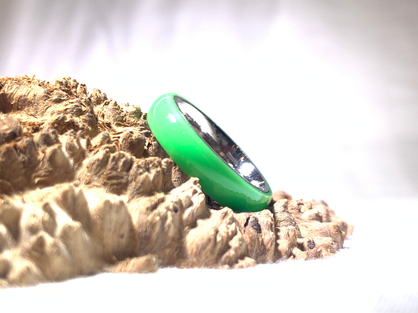 Ring / 4mm Stainless Steel - Resin / GLOW green - Size 6