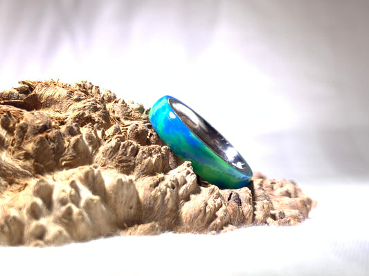Ring / 4mm Stainless Steel - Resin / GLOW green and blue - Size 6
