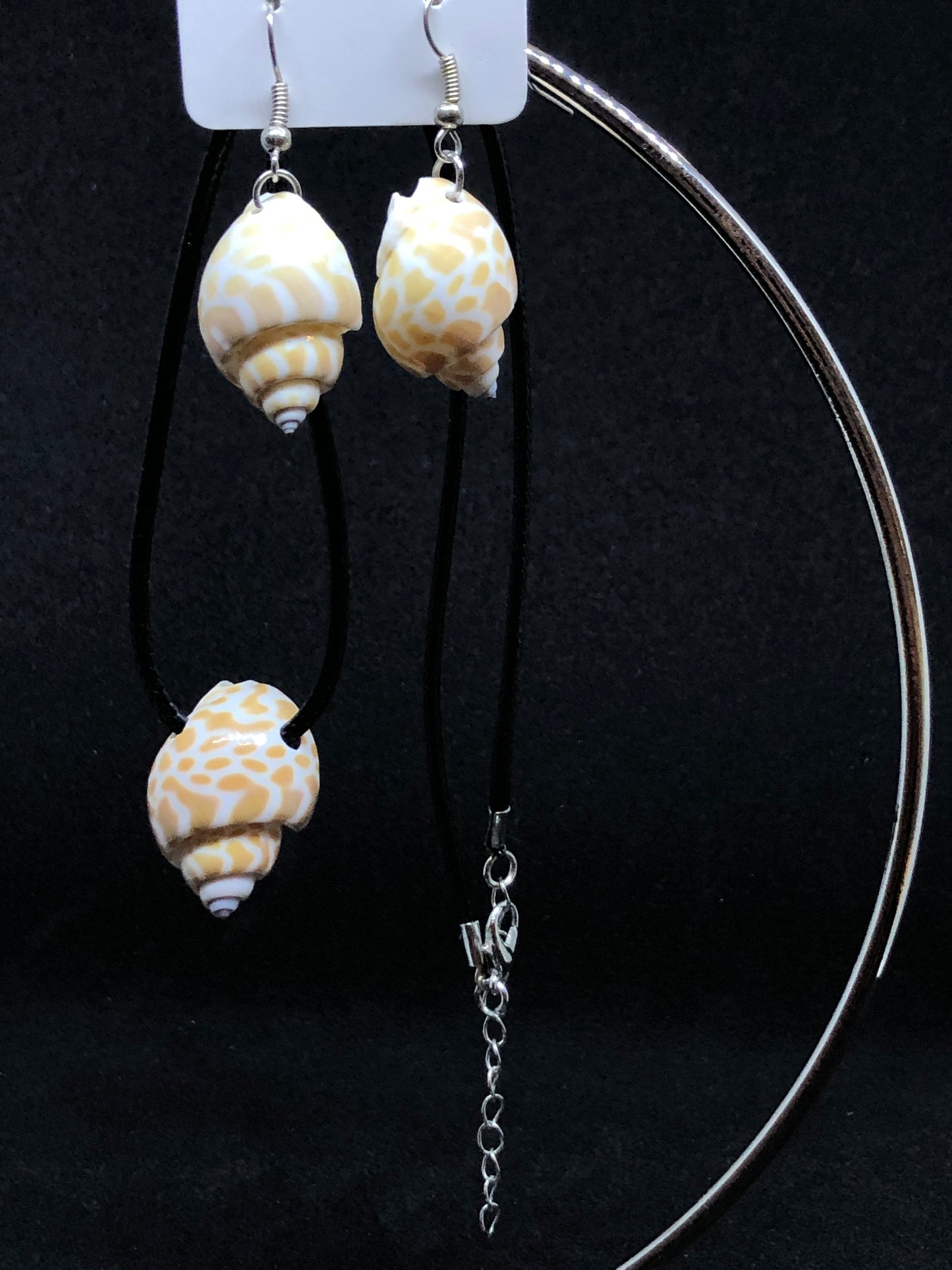 Seashell Pendant and Earrings Matching Set