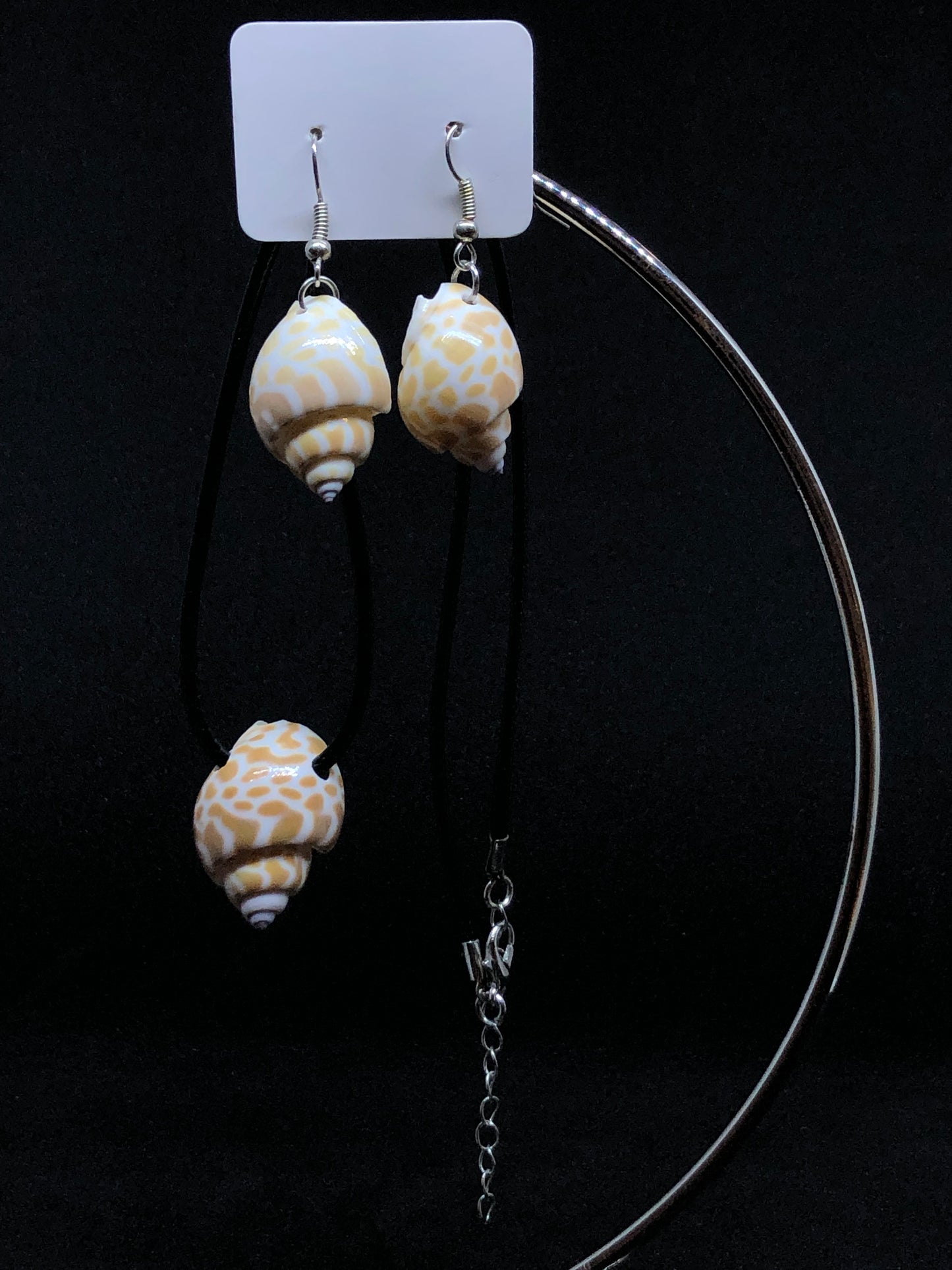 Seashell Pendant and Earrings Matching Set
